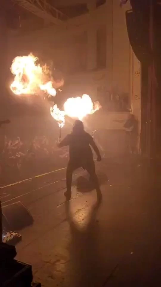 Video: @pkaluf 

@1349official 
@chugnorris666 
@teatrocariola.cl
